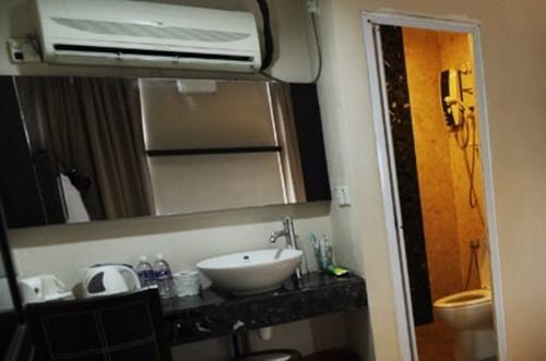 Kampong Gurun Hotel Zamburger Sg Bakap מראה חיצוני תמונה